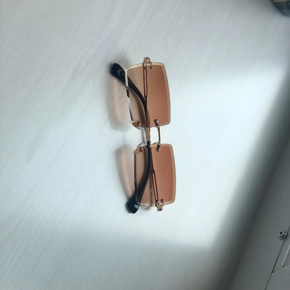 Retro 90's Sunglasses - Picture 10 of 15